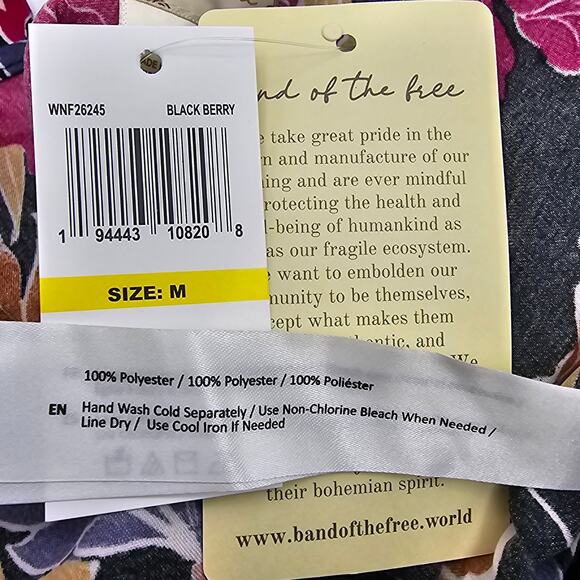 Band Of The Free Womans size M Camille Black Berry Floral Crossover Crop Top NEW - Picture 7 of 8